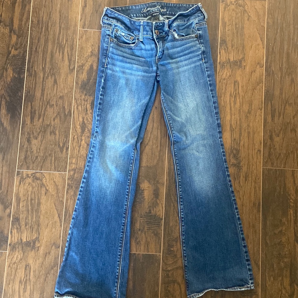 Size 4 Regular am eagle Artist jeans.